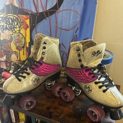 Size 8 Glitter Quad Skates 