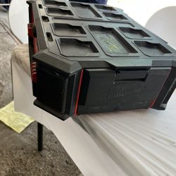 M18 Milwuakee Pack Out Speaker 