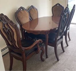 Dining table and 6 chairs
