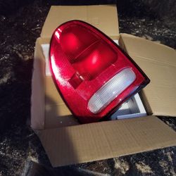 dodge caravan 96/durango 98 tail light
