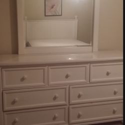 Queen Bedroom Set