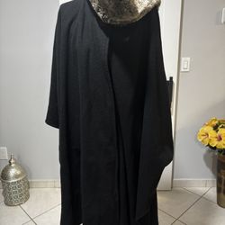 Women’s Cape / Poncho