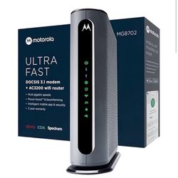 Motorola MG8702 | DOCSIS 3.1 Cable Modem + Wi-Fi Router (High Speed Combo) with Intelligent Power Boost | AC3200 Wi-Fi Speed | Approved for Comcast Xf