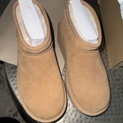 Classic Chestnut Mini Platform Uggs, Size 8, Winter Boot Brown
