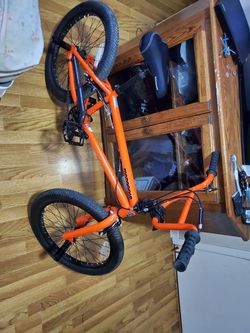 I'm selling a mongoose bike new