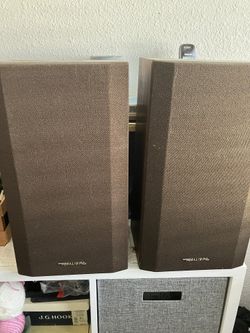 Realistic Bookshelf Speakers