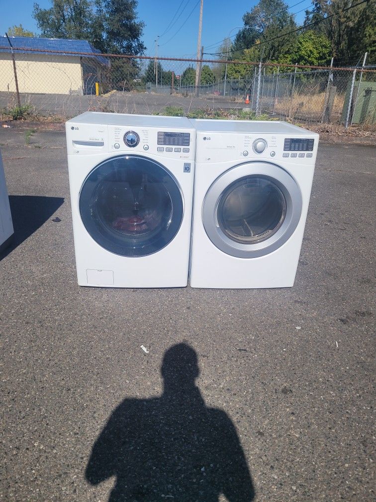LG Washer/Dryer Set.
