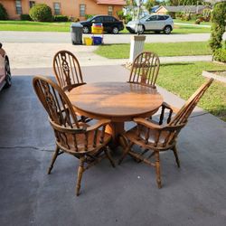 Vintage, solid Wood 42.5" Bear Claw legged table with 4 chairs,