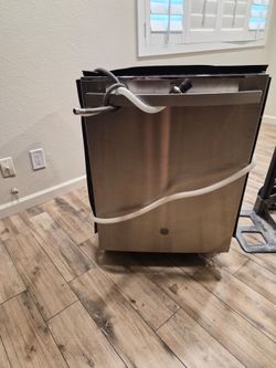 Stainless Steel Built-In Dishwasher