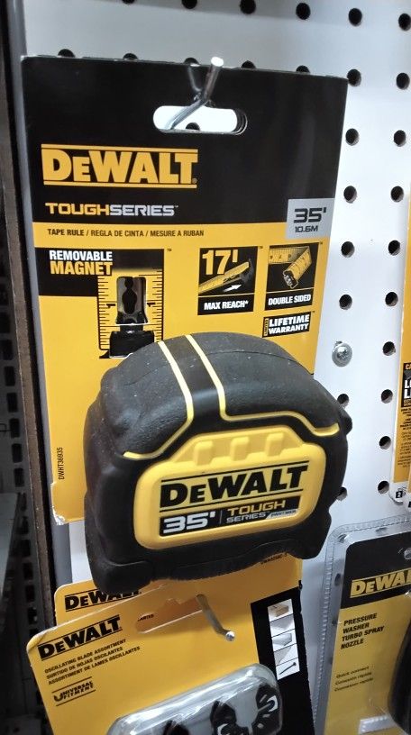 DEWALT TOUGHSERIES TAPE RULE 35' 1O.6M REMOVABLE MAGNET