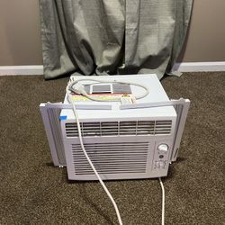 AC window unit