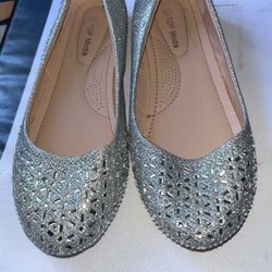 Top Moda Flats 5 1/2 Silver With Subtle Gems 