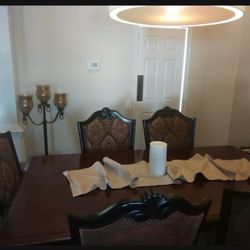 Nice Dinner Table & 8 Chairs