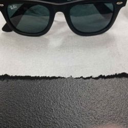 Rayban wayfarer rb 2140- f slightly used like new sunglasses 