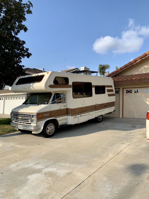 1987 LAZY DAZE motorhome class c 22 ft. Low miles for Sale in Riverside