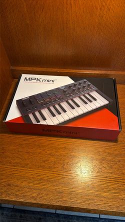 Akai MPK Mini IV