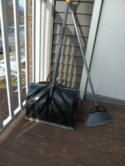 Snow Shovel 