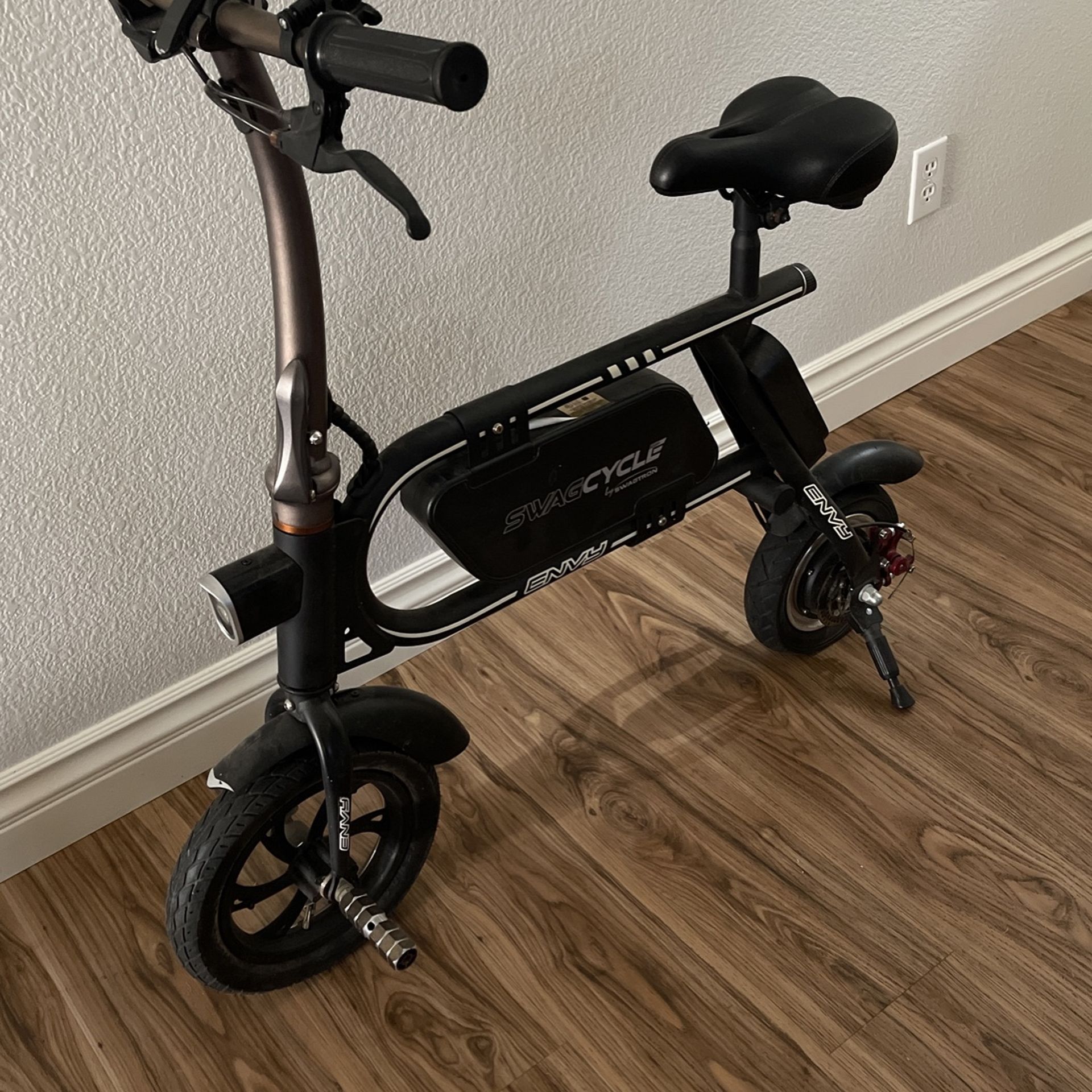 Electric Bike SWAGTRON PEDALLESS ELECTRIC BIKE, SWAGCYCLE ENVY for