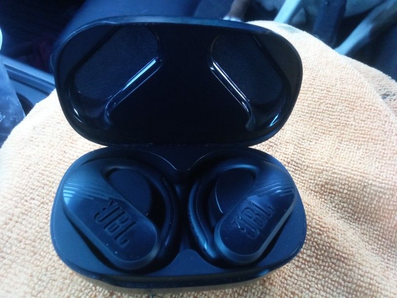 JBL Wireless Waterproof Earbuds