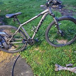 trek mountain bikes for sale near me