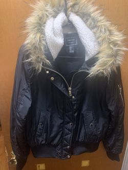 Black bomer hood coat