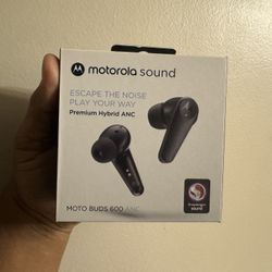 New Still In Box Wireless Earbuds 