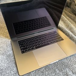 Apple MacBook Pro 15inch Laptop (needs New Battery!)