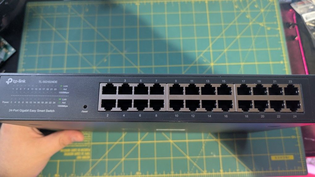 Tp link 24 gigabit Rackmount smart switch