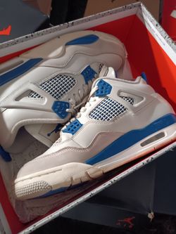 Air Jordan 4 Military Blue Sneakers
