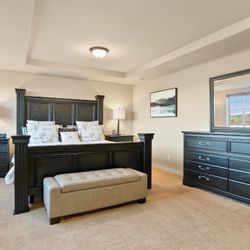 5 Piece Black Bedroom Set + 2 Lamps