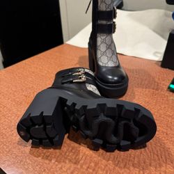 GG Supreme Buckle Ankle Boots