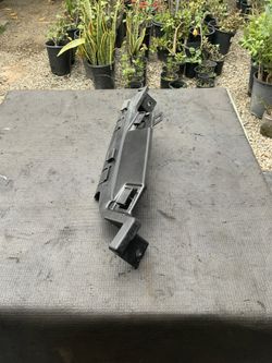 G8 Gt Headlight Bracket ( L )