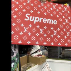Supreme LV  Rug 
