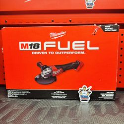 Milwaukee M18 FUEL 18-Volt Lithium-Ion Brushless Cordless 4-1/2 in./6 in. Braking Grinder with Paddle Switch (Tool-Only)