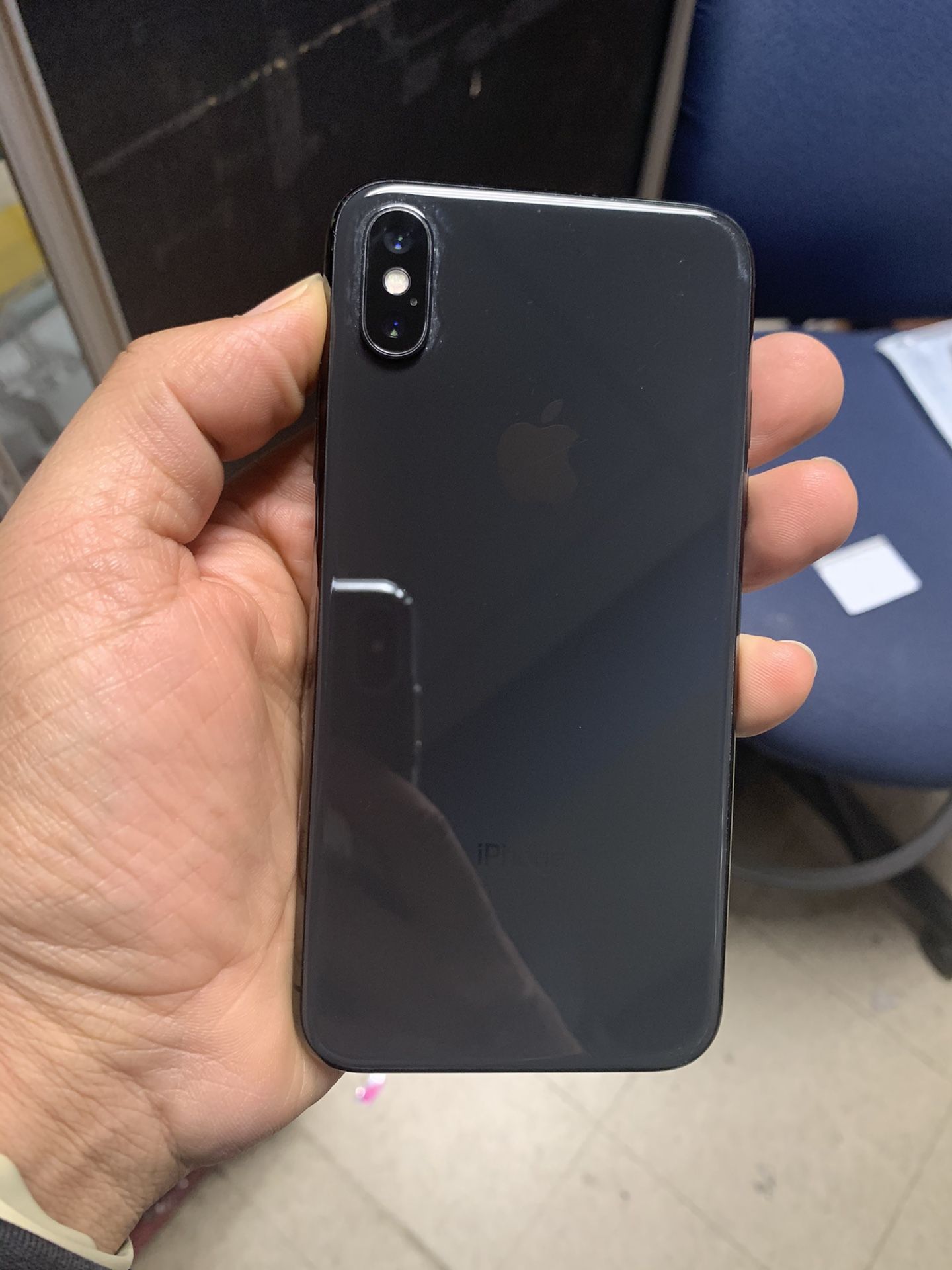 Factory Unlocked Apple iPhone X. , Sold with warranty 