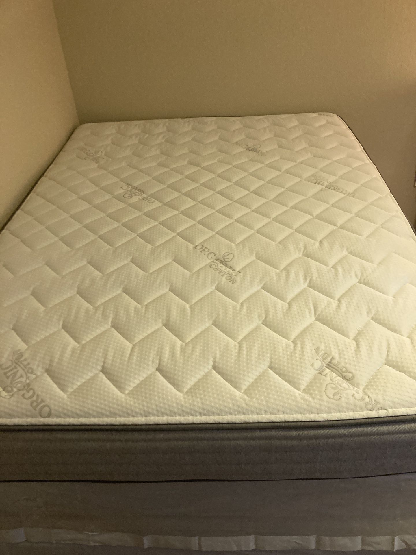 Queen Bed Mattress & Box Spring