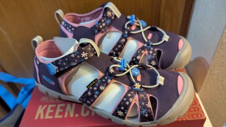 New Girls Keen sandals
