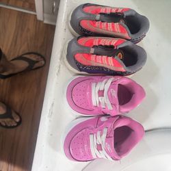 Baby Nike   Air Max Shoes Size 4 $25 Both