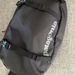 Patagonia Atom Sling Bag Like New