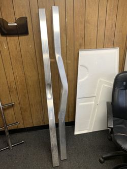 Aluminum boat trailer cross members