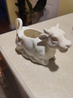 Cow Creamer Container 
