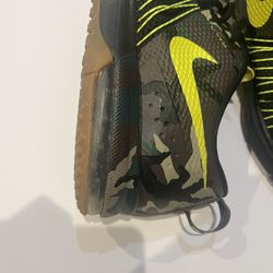 NIKE AIR MAX EFFORT
