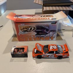 Revell 1:24 #20 Tony Stewart Rookie of the year Home Depot Nascar 2000 + 1:64 diecast version NIB 