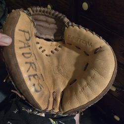 Easton ST822 Catchers Mitt 