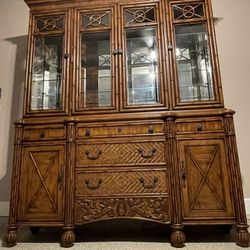 Broyhill China Cabinet