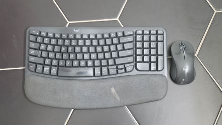 Logitech Wireless Wave Keyboard Mouse