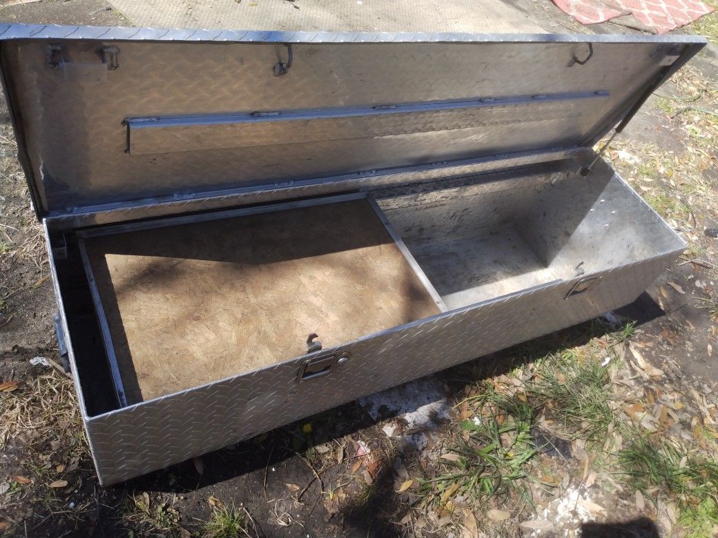 Truck And/Or Trailer Tool Box 60 3/4"