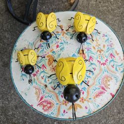 Bee Garden Decor 