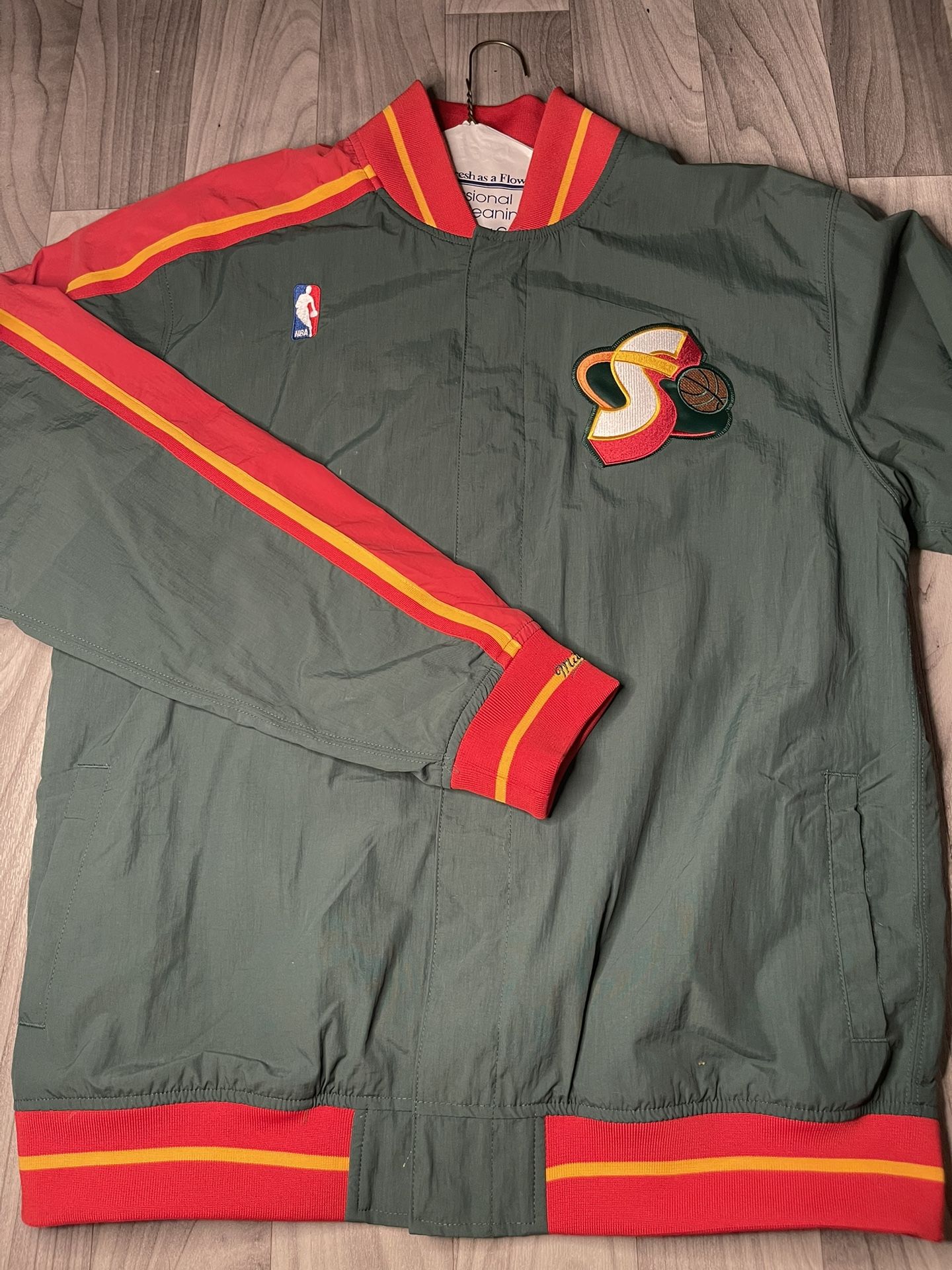 Seattle SuperSonics Jacket Size Large