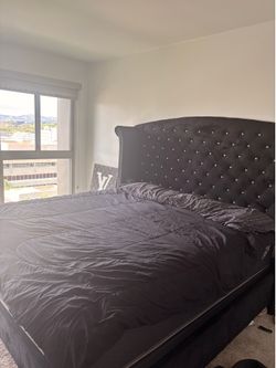 King size bed need gone asap